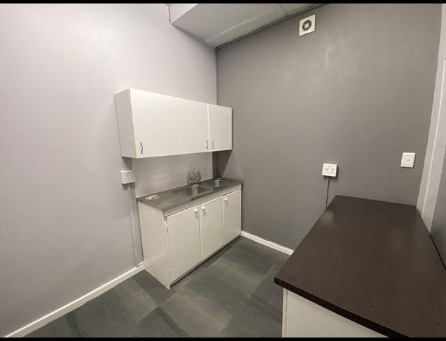 175M² OFFICE TO LET IN STEENBERG
